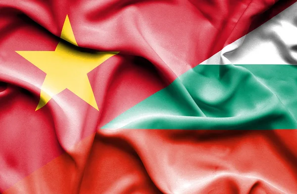 Waving flag of Bulgaria and Vietnam — 图库照片