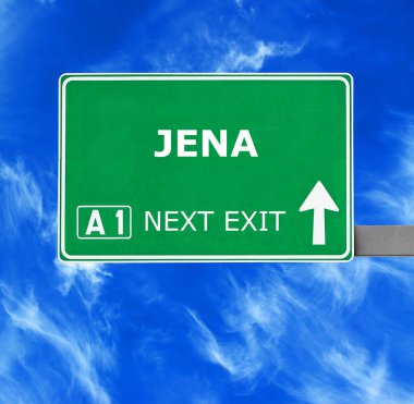 Jena yol işaret karşı mavi gökyüzü temizleyin
