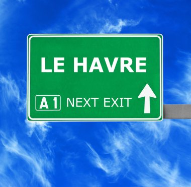 Le Havre yol işaret karşı mavi gökyüzü temizleyin