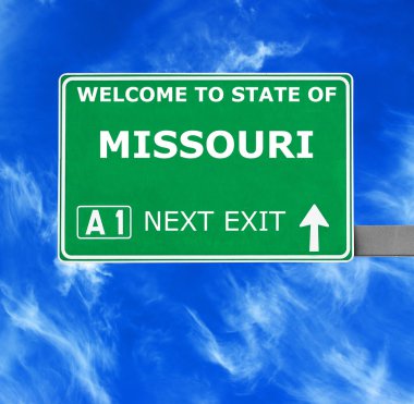Missouri yol işaret karşı mavi gökyüzü temizleyin