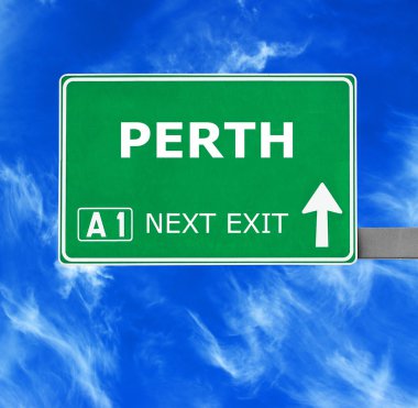 Perth yol işaret karşı mavi gökyüzü temizleyin