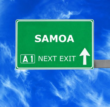 Samoa yol işaret karşı mavi gökyüzü temizleyin