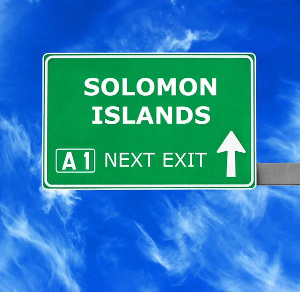 Señal de tráfico de las Islas Salomón contra cielo azul claro — Foto de Stock