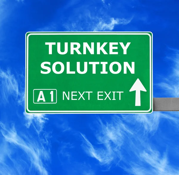 TURNKEY SOLUTION road sign against clear blue sky — Stock Photo, Image