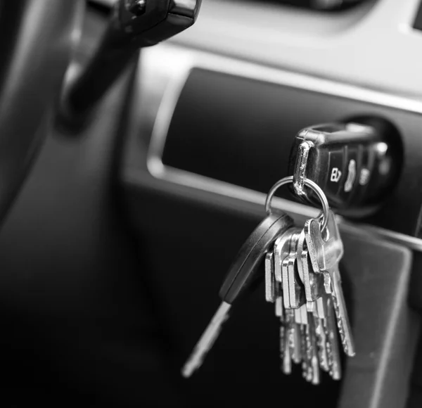 Klíče od auta v černé a bílé — Stock fotografie
