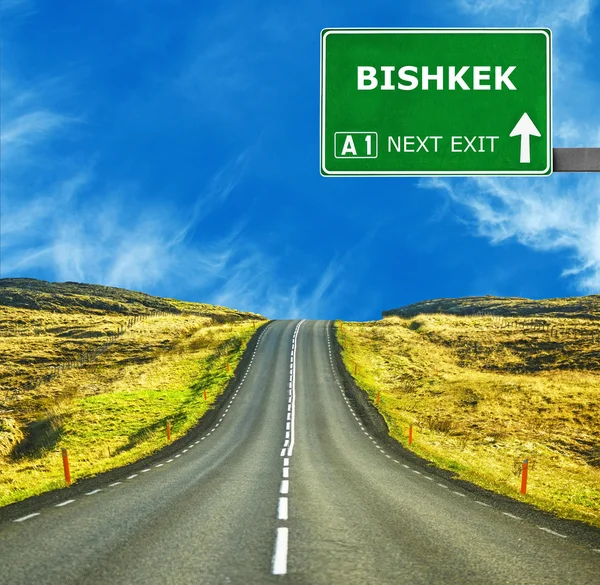 BISHKEK señal de tráfico contra el cielo azul claro — Foto de Stock