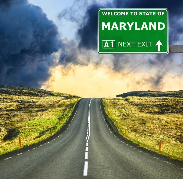 Señal de carretera MARYLAND contra cielo azul claro — Foto de Stock