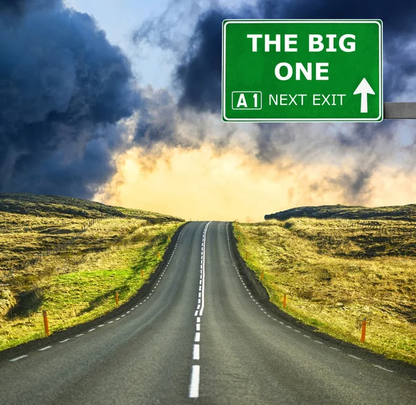 THE BIG ONE road sign against clear blue sky — Stock Photo, Image