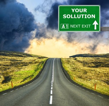 Mavi gökyüzü Sollution yol işaret karşı temizleyin