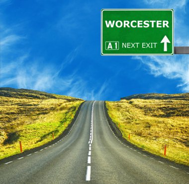 Worcester yol işaret karşı mavi gökyüzü temizleyin
