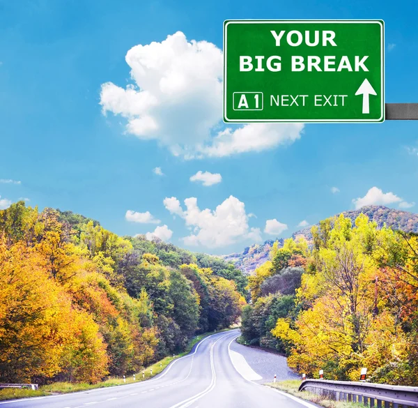 Ihr großes Break-Verkehrsschild vor blauem Himmel — Stockfoto