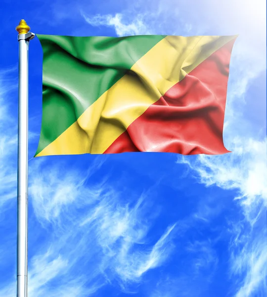 Modrá obloha a stožár s věšák vlající vlajka republiky Kongo — Stock fotografie