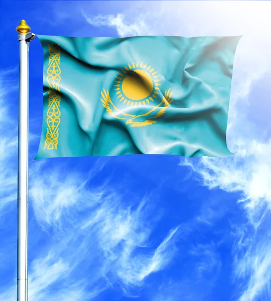 青い空とカザフスタンの絞首刑の振る旗のマスト — ストック写真