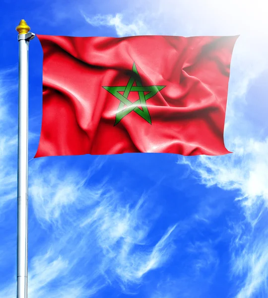 Ciel bleu et mât avec drapeau agitant pendu du Maroc — Photo