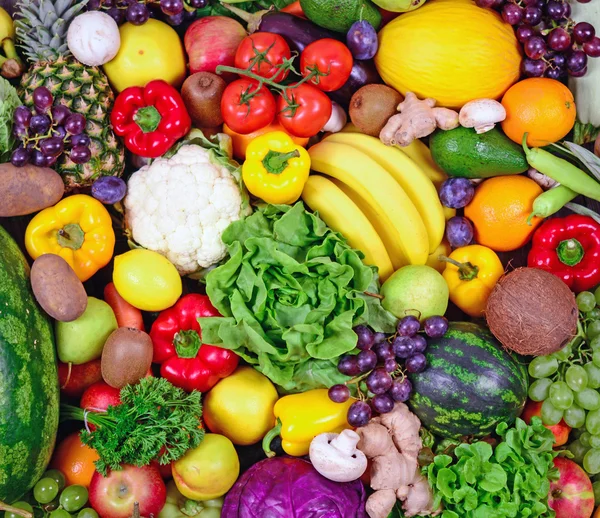 Grote groep van verse groenten en fruit - hoge kwaliteit studio s — Stockfoto