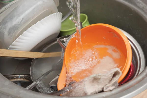 Kitchen utensils need a wash — Stock Photo, Image