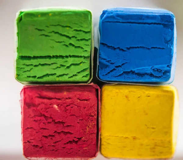 Renkli Pastel Boya Kalemleri Farklı Renkler Gösteren Kareleri Yakın Çekim — Stok fotoğraf