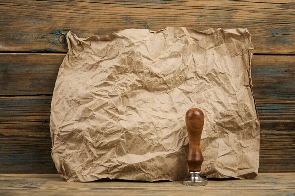 Oude Postzegels Met Verkreukeld Houten Tafel — Stockfoto