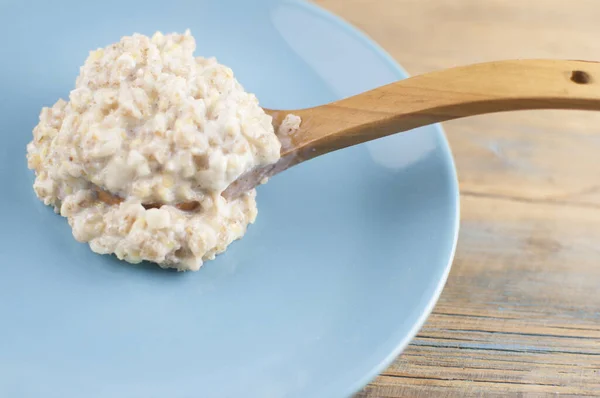 Healthy Food Classic Porridge Blue Dish Wood Background Oatmeal Food — Stock Photo, Image