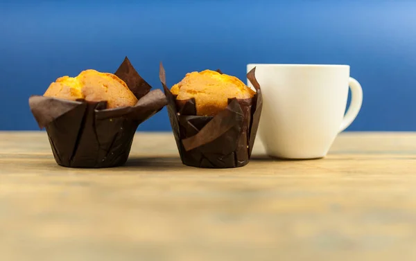 Muffins Clásicos Nuez Plátano Papel Negro — Foto de Stock