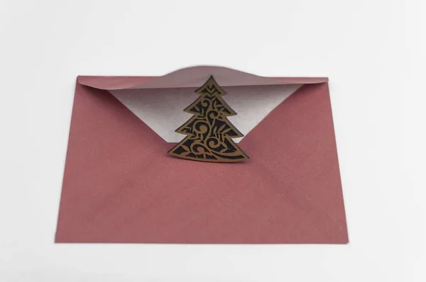 Envelope Com Decoração Natal Fundo Branco Conceito Natal Ano Novo — Fotografia de Stock