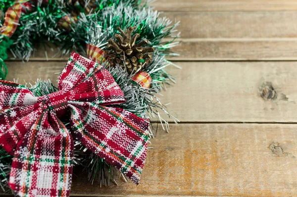 Corona Navidad Una Puerta Madera Rústica —  Fotos de Stock