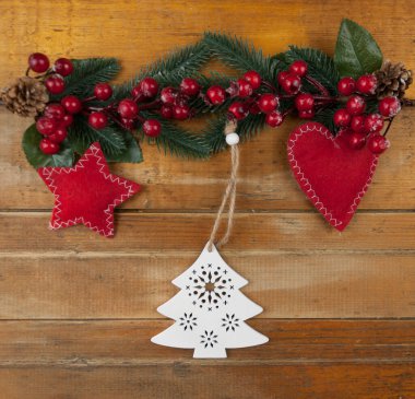 Noel kırsal arka planı - Noel ağacı ve bedava metin alanı olan eski ahşap döşeme. en üstteki görünüm