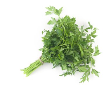 Beyaz arka planda taze maydanoz sürüsü. Üst manzara, düz yatış. Çiçek tasarım elementi. Sağlıklı beslenme ve beslenme kavramı