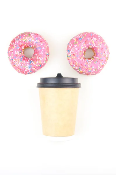 Dois Saborosos Donuts Com Copo Café Descartável Fundo Branco — Fotografia de Stock