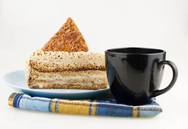 Tranche Gâteau Aux Amandes Avec Crème Pâtissière Garniture Crème Sur — Photo