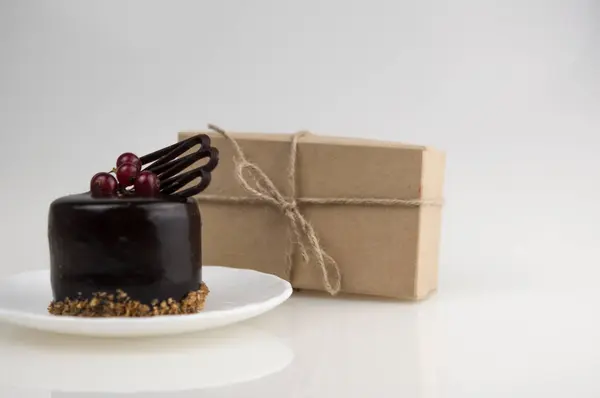 Вкусный Шоколадный Торт Белом Фоне — стоковое фото