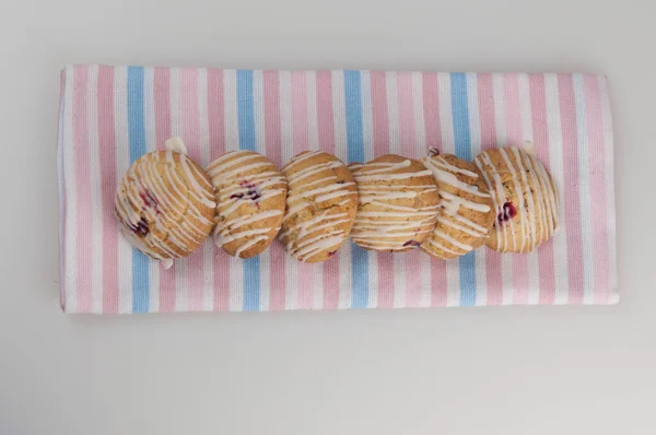 Cookies Inglasade Vit Bakgrund Begreppet Kopieringsutrymme — Stockfoto