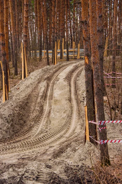 Pista Rodas Impressa Uma Estrada Arenosa Floresta Cubra Rasto Pneus — Fotografia de Stock