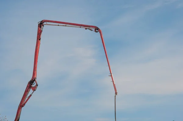 Guindaste Construção Seta Vazia Fundo Azul Céu Construção — Fotografia de Stock