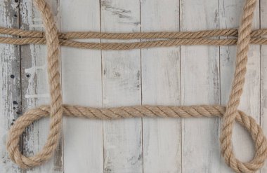 Gemi ipli beyaz ahşap tahtaların eski dokusunun resmi.