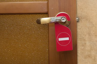 Lütfen bir sayı otel kapıda rahatsız etmeyin 