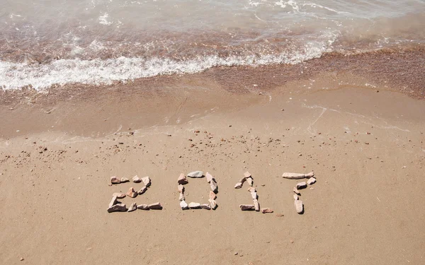 kum okyanus plaj üzerinde yazılı 2017