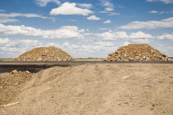 Pile di roccia per la costruzione di strade — Foto Stock