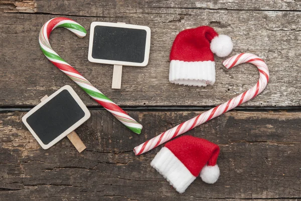 Decoração de Natal com chapéu de santa — Fotografia de Stock