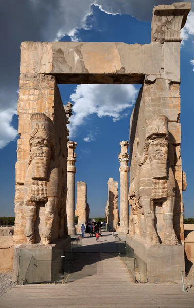 Πύλη του παλατιού του Ξέρξη στα ερείπια της αρχαία Περσέπολη — Φωτογραφία Αρχείου
