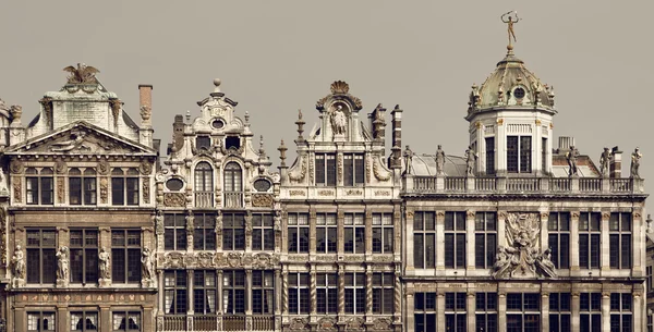 Vintage Brown Filter on Historical Buildings of Brussels in Grand Place — Stock Photo, Image
