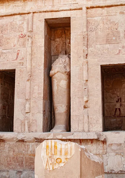 Храм Хатшепсут Луксор Иероглиф Солнце — стоковое фото