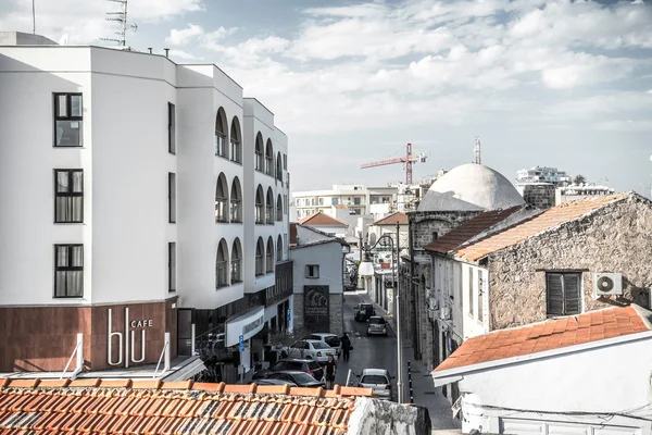 LARNACA, CYPRUS - MARCH 13: view of Old town on March 13, 2016 — Stock Photo, Image