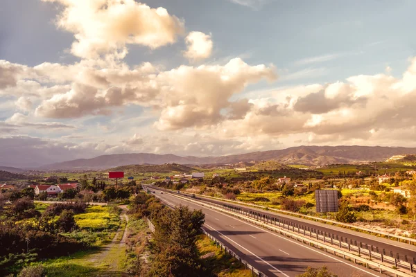 Автострада А1, первая и самая длинная автомагистраль построенная в Cyprus — стоковое фото