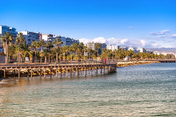 Limassol Paysage urbain et vue sur le parc du bord de mer. Chypre — Photo