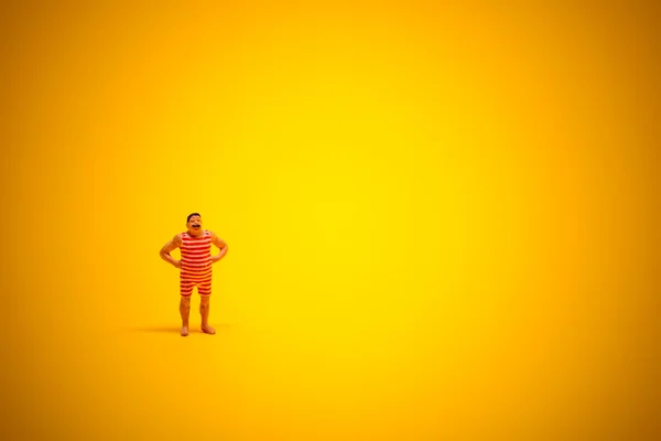 Pływak retro z dużo żółty słoneczny tło. — Zdjęcie stockowe