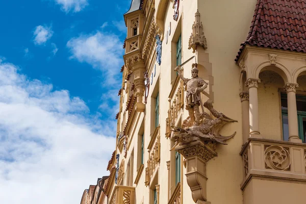 Belle façade de vieux bâtiment dans le quartier juif. République tchèque, Prague . — Photo