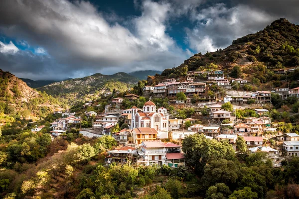 Moutoullas köyü, Kıbrıs, panoramik manzara