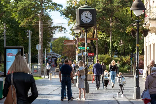 Belgrado Servië September 2019 Voetgangers Steken Knez Mihailova — Stockfoto