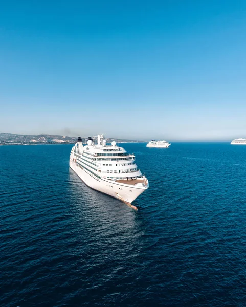 Cruiseschip Varen Blauwe Wateren Van Middellandse Zee — Stockfoto
